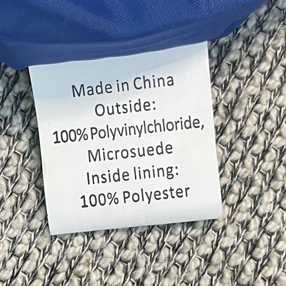 Navy Blue Shoulder Bag with Structured Design and Gold Accents - Picture 14 of 16